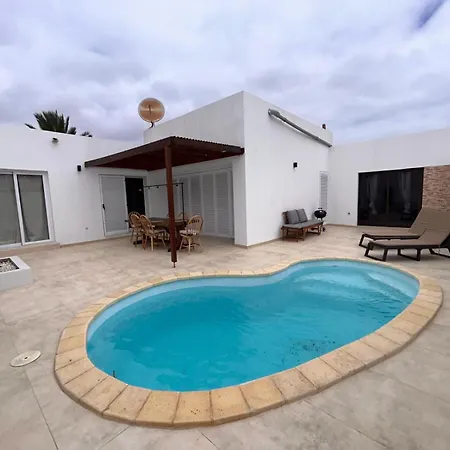 Tamaragua Breeze - Modern With Pool